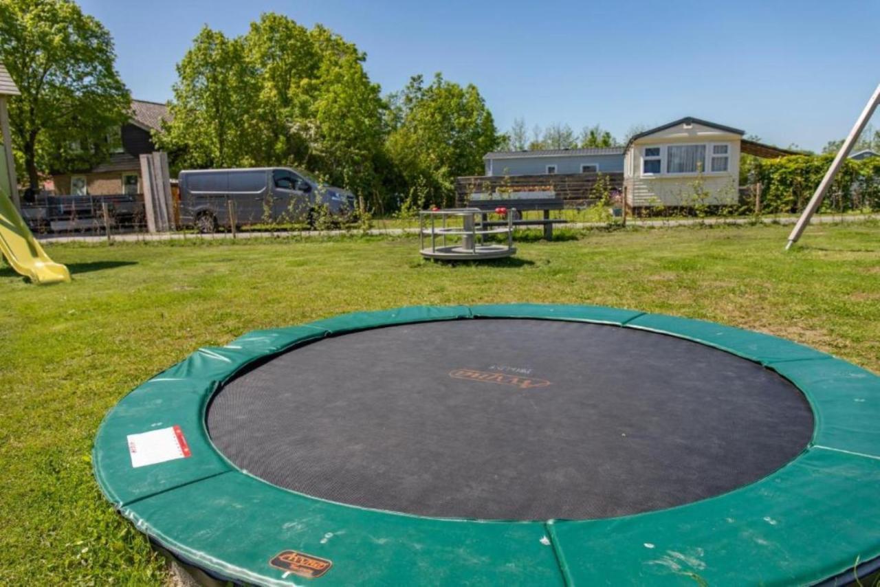 סנט מארטן Chalet 556 Op Recreatiepark De Wielen מראה חיצוני תמונה